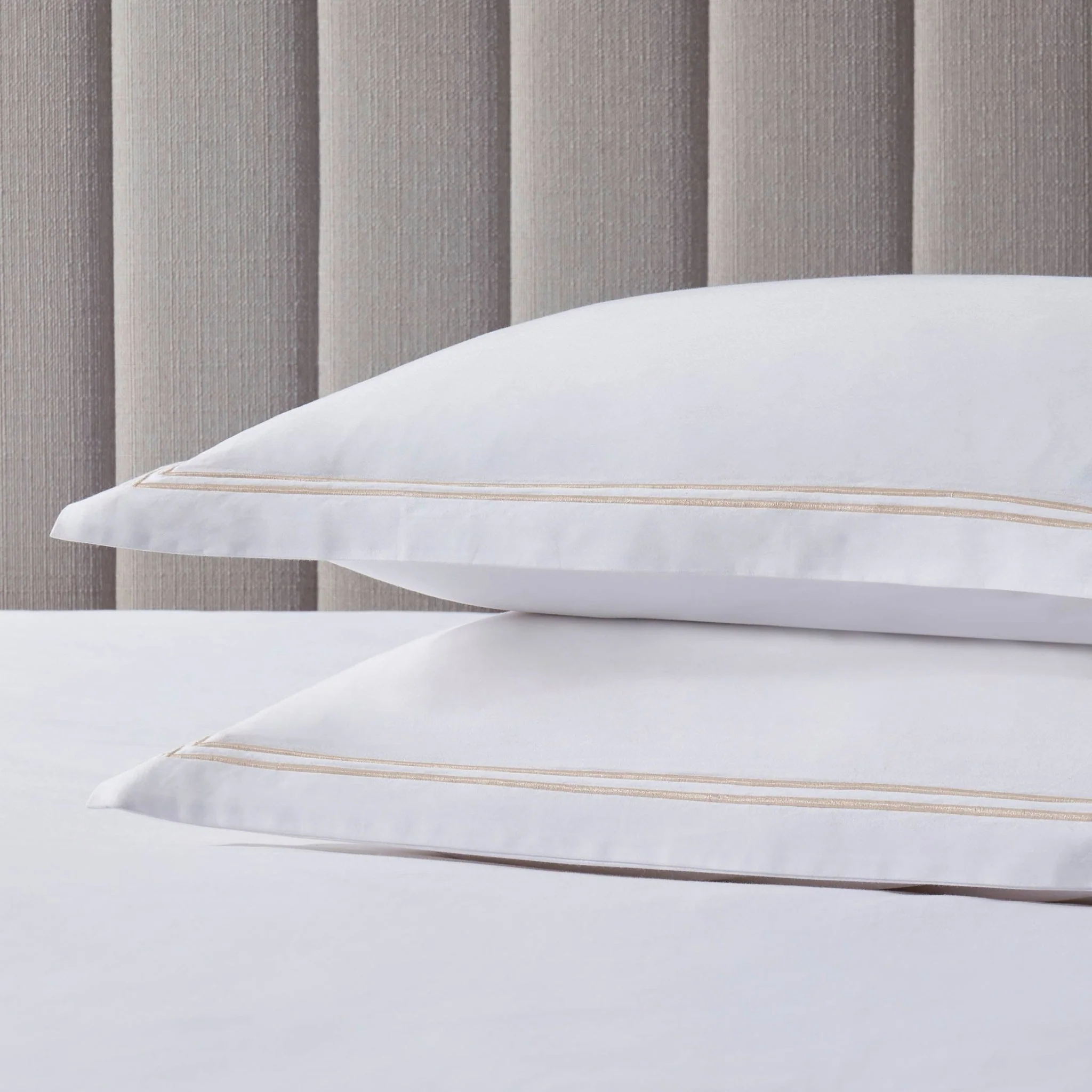 Regent Embroidered 100% Cotton Pair of Oxford Pillowcases 400 Thread Count - Natural