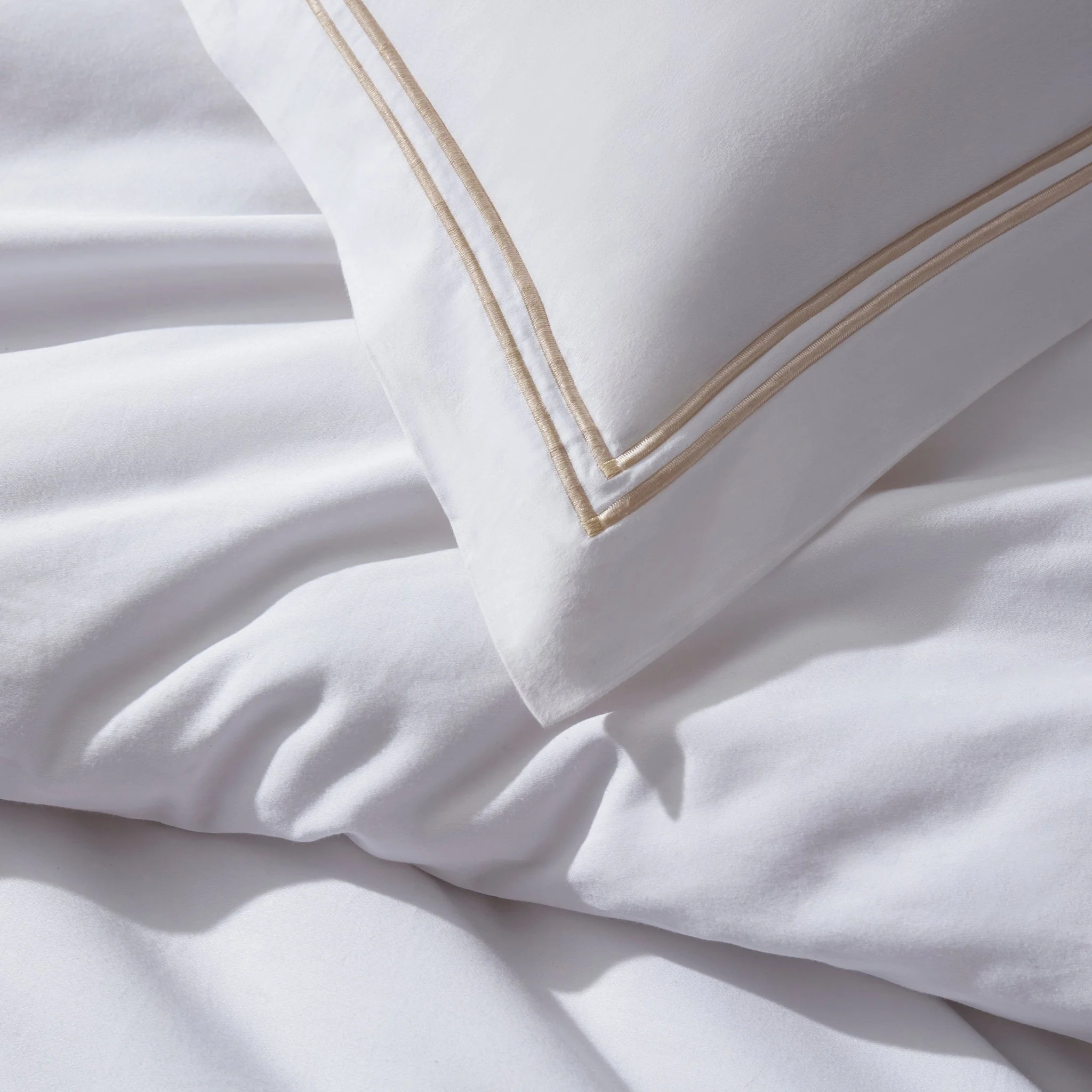 Regent Embroidered 100% Cotton Pair of Oxford Pillowcases 400 Thread Count - Natural - Image 2