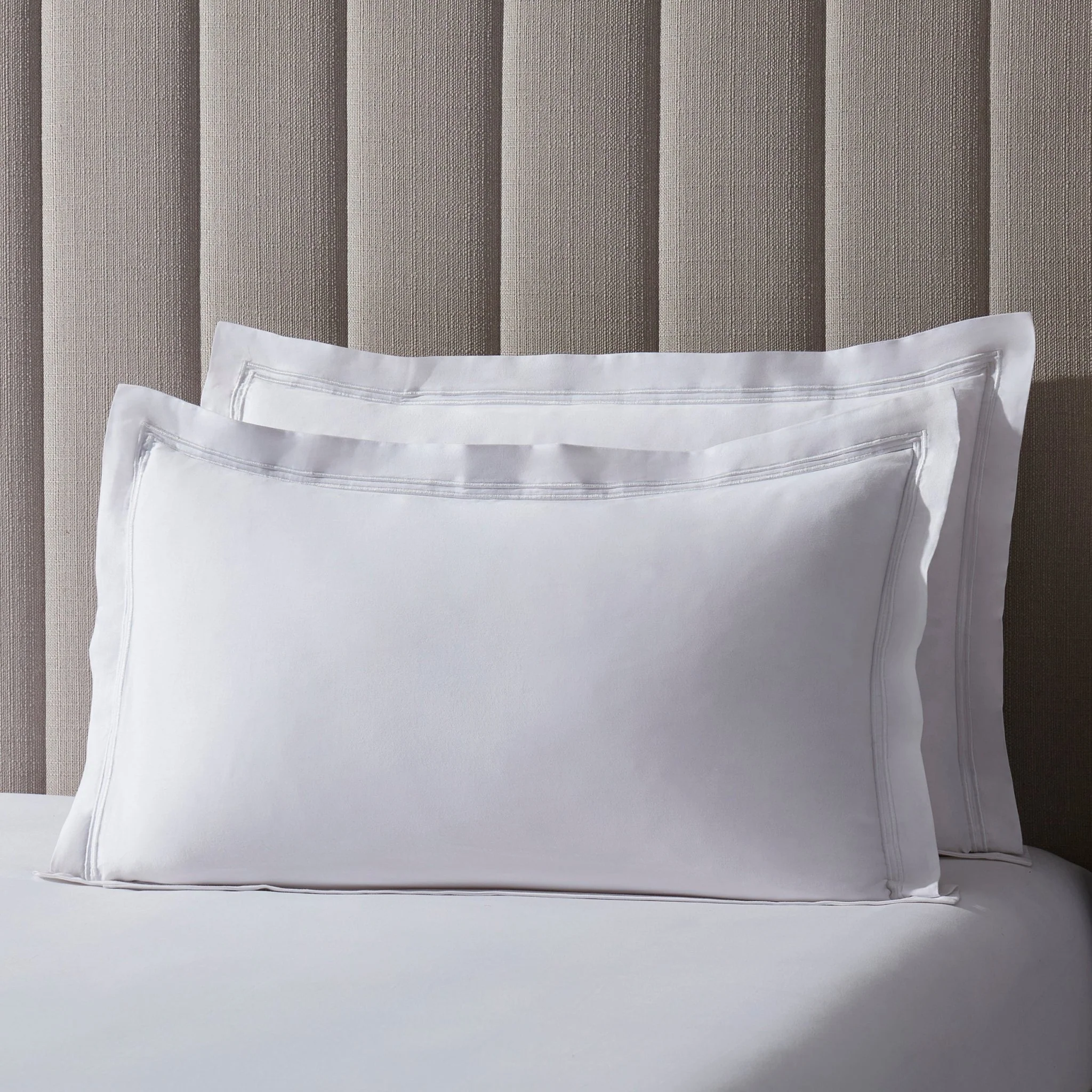 Regent Embroidered 100% Cotton Pair of Oxford Pillowcases 400 Thread Count - White - Image 3