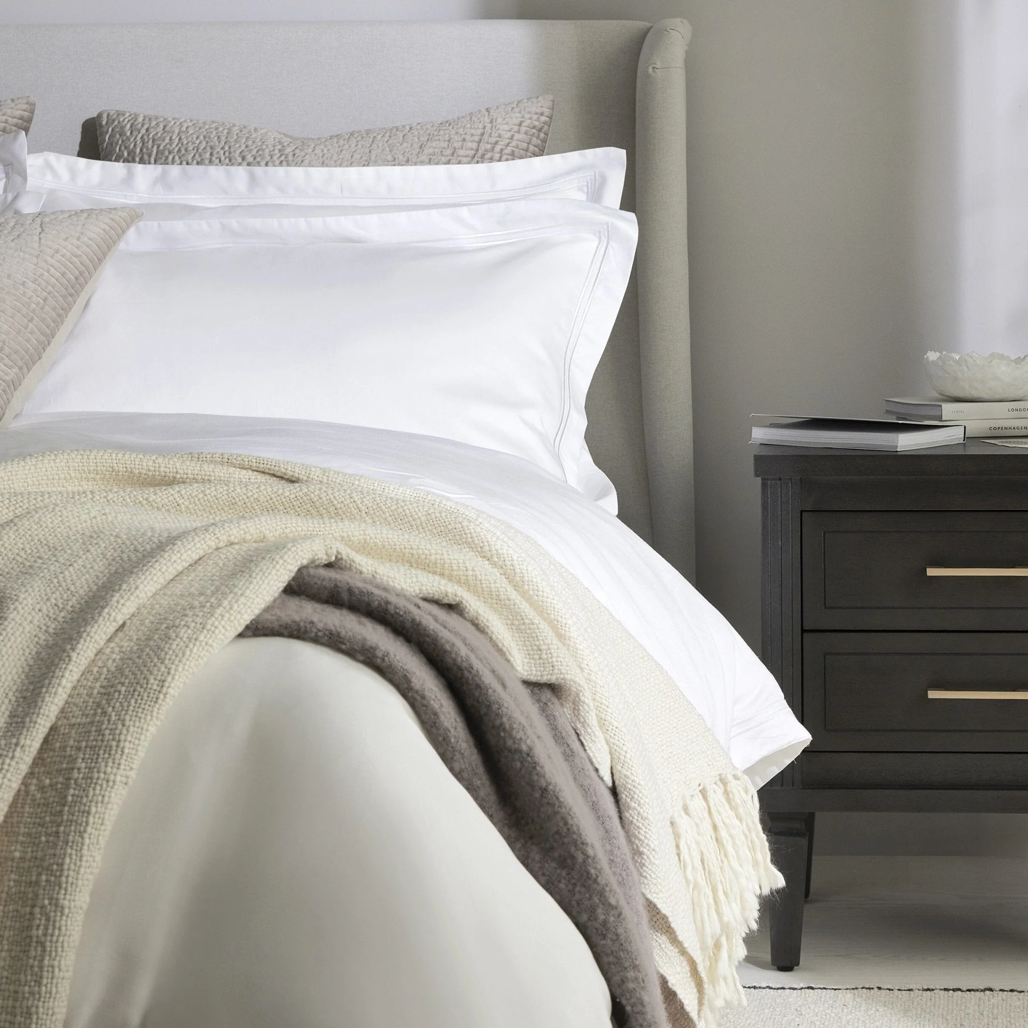 Regent Embroidered 100% Cotton Pair of Oxford Pillowcases 400 Thread Count - White - Image 8
