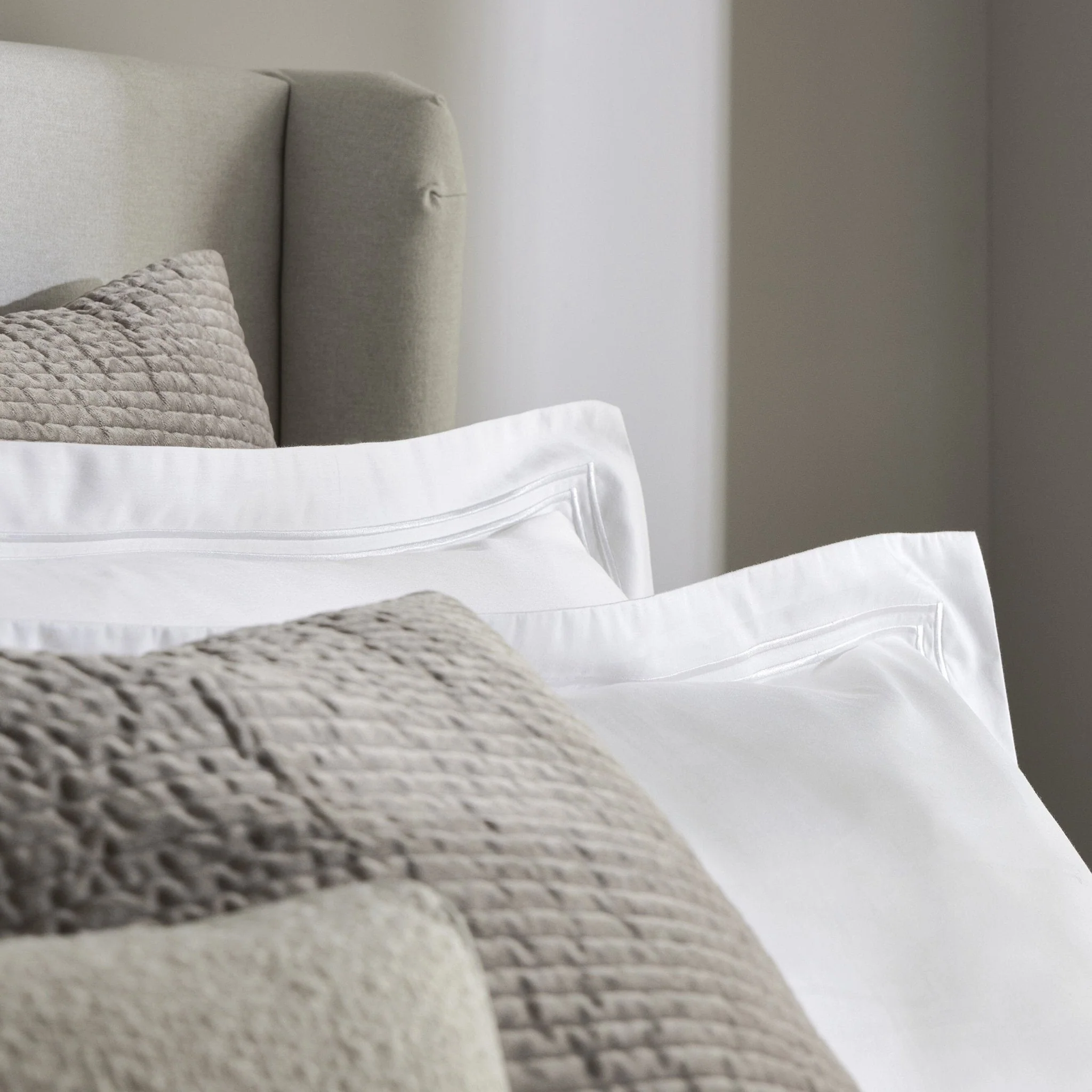 Regent Embroidered 100% Cotton Pair of Oxford Pillowcases 400 Thread Count - White - Image 9