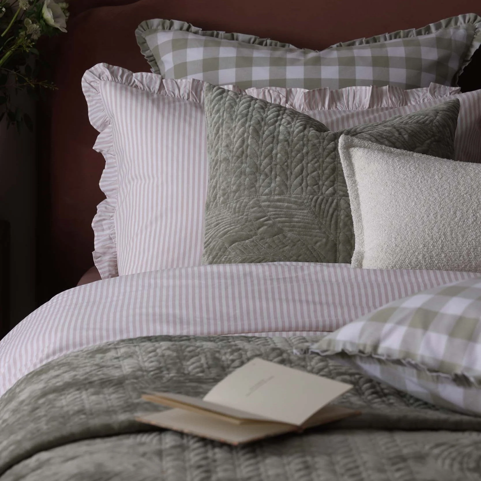 Remy 200 Thread Count Stripe Duvet Cover & Pillowcase Set - Blush - Image 6