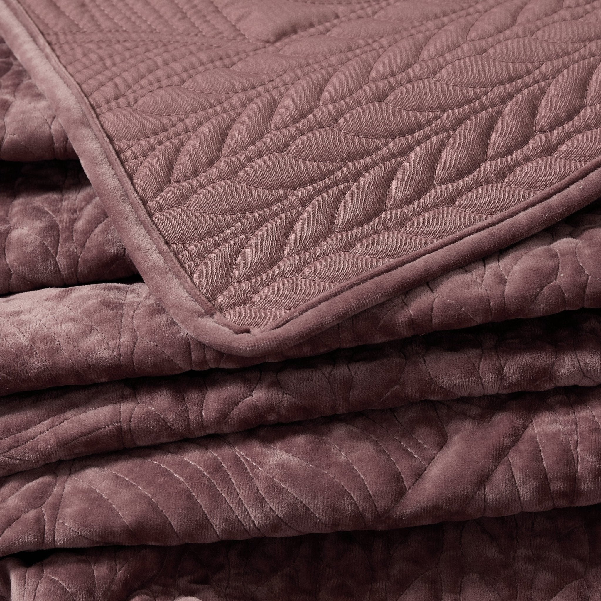 Rome Velvet Greek Matelasse Bedspread - Deep Pink - Image 3