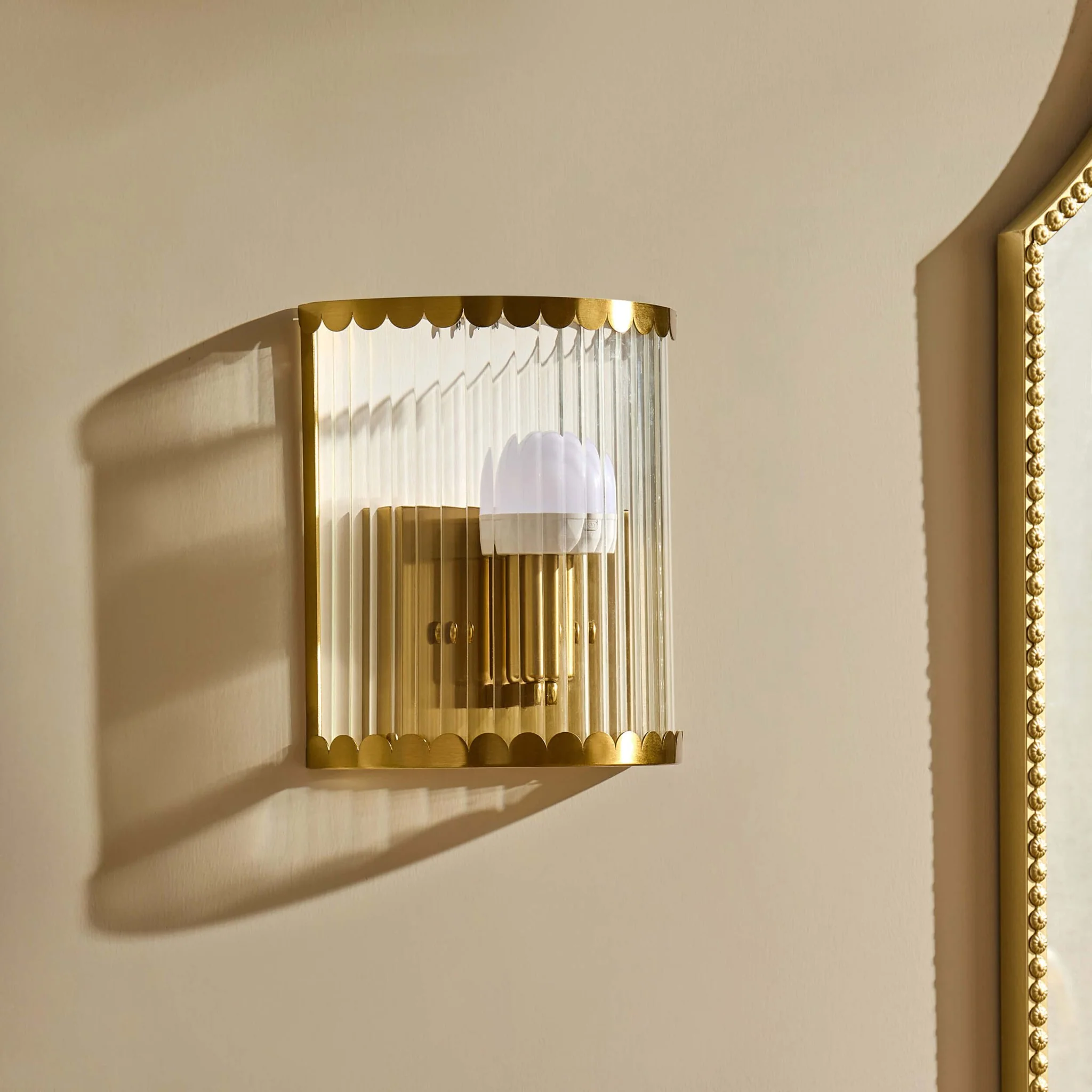 Rosie Glass Scallop Wall Light - Gold - Image 2