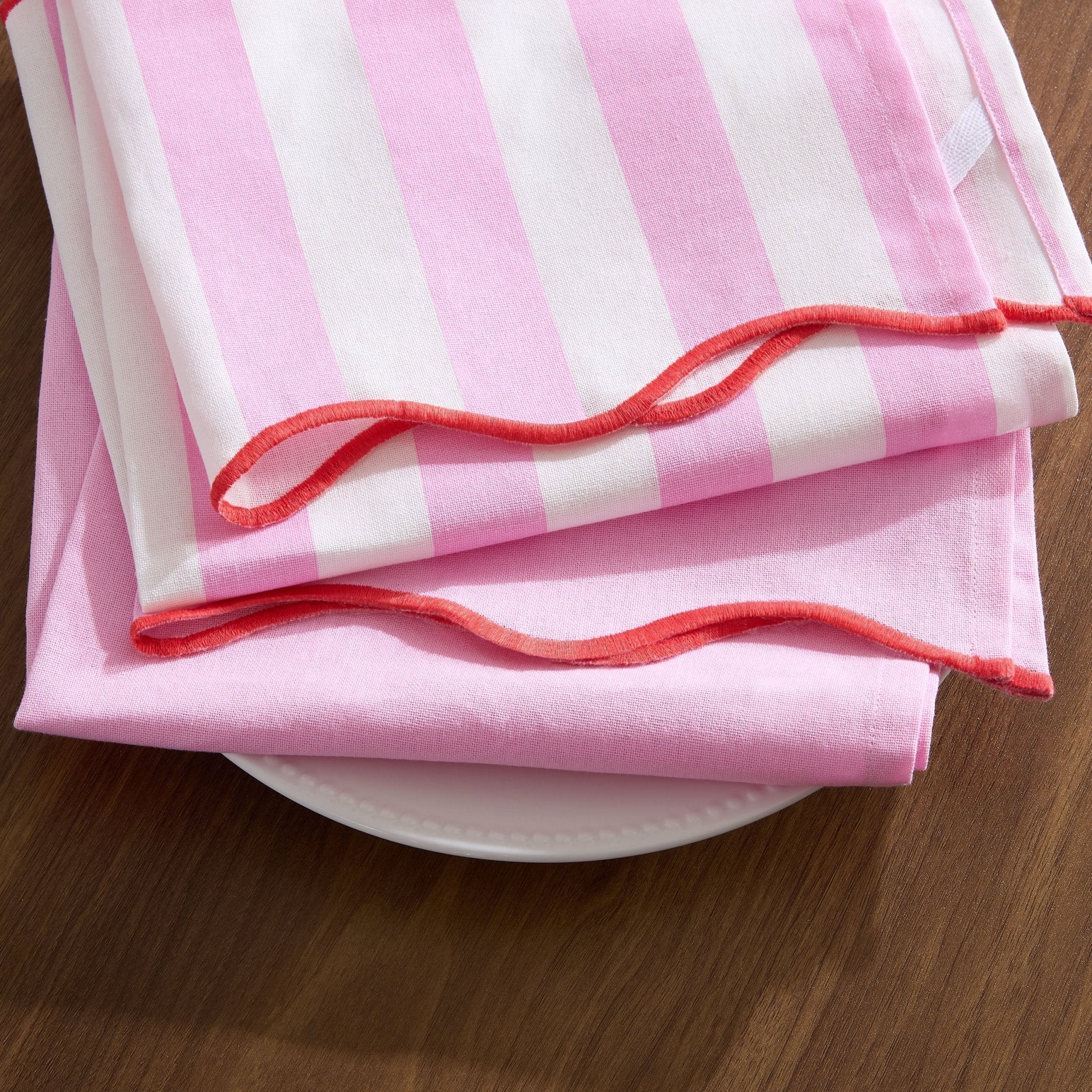 Scallop Edge Set of 2 Tea Towels - Pink/Red - Image 3