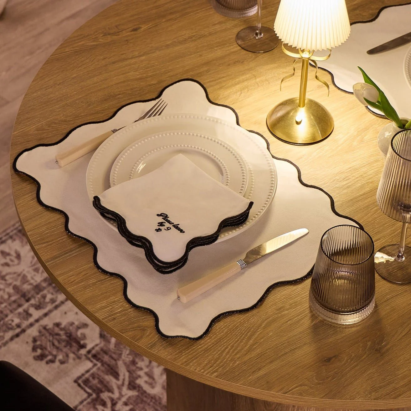 Scallop Edge Set of 4 Placemats - Off White/Black - Image 2