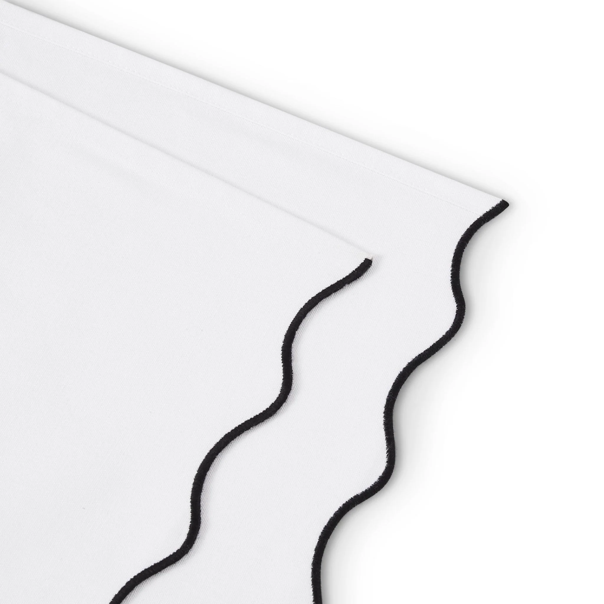 Scallop Edge Table Runner - Off White/Black - Image 2