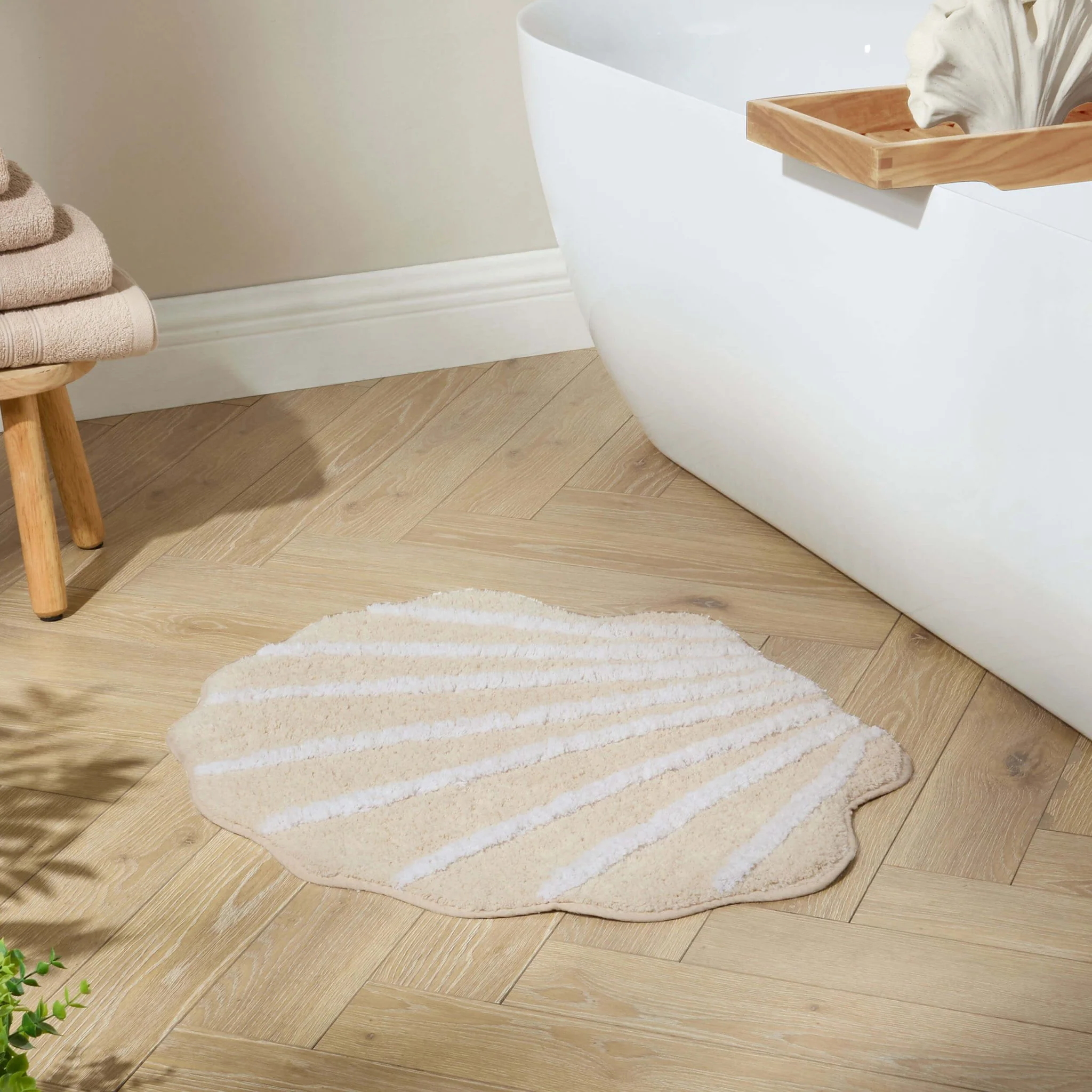Shell Tufted Bath Mat - Cream