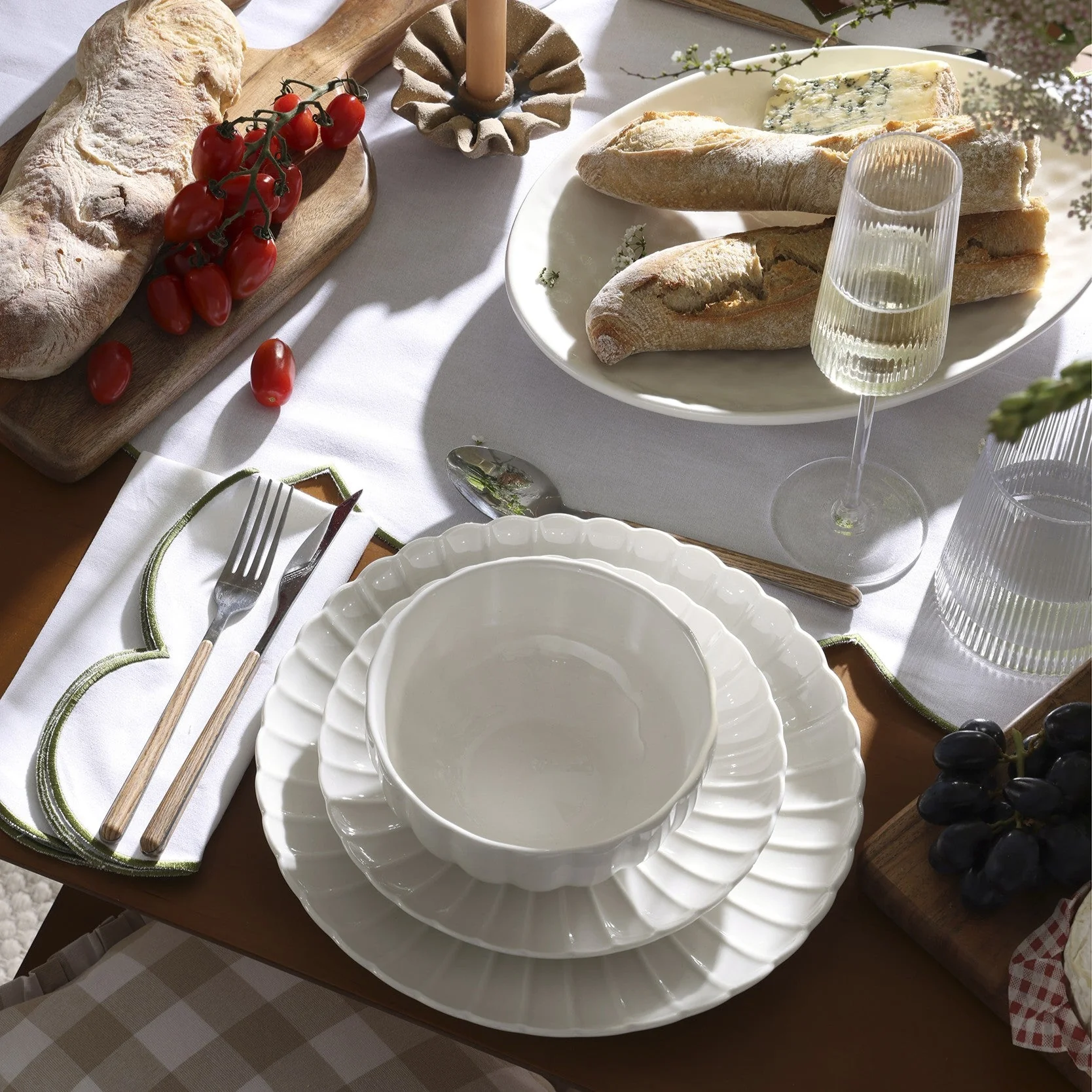 Simone Set of 4 Scallop Edge Napkins - Off White/Olive - Image 2