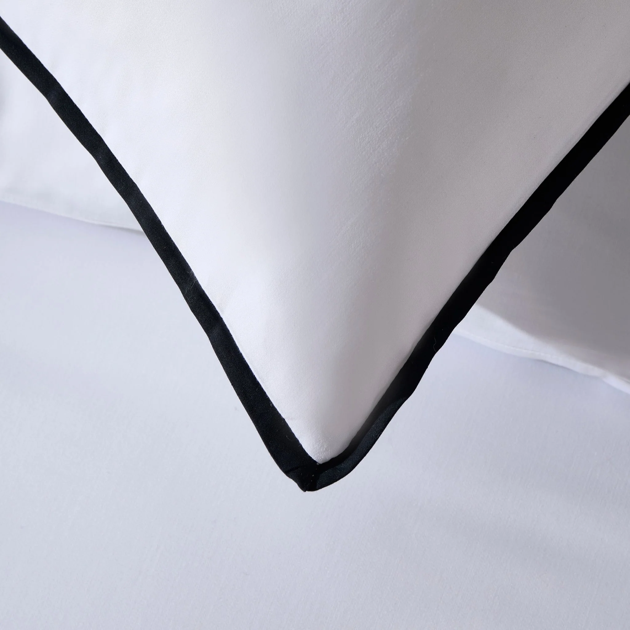 Super Soft Bamboo 300 Thread Count Cotton Plain Dye Duvet Cover - White/Black - Image 3