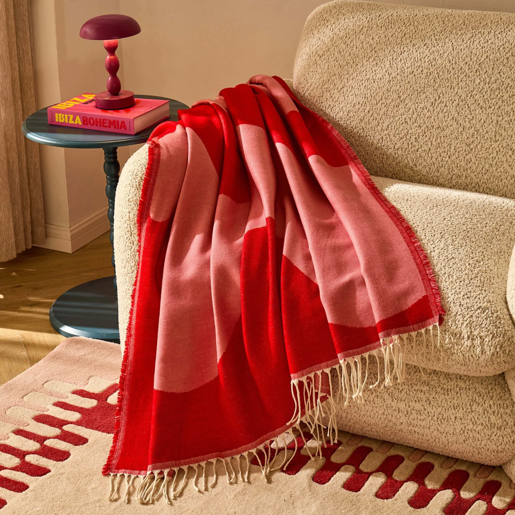 Swirl Contrast Pattern Sofa Throw - Pink/Red