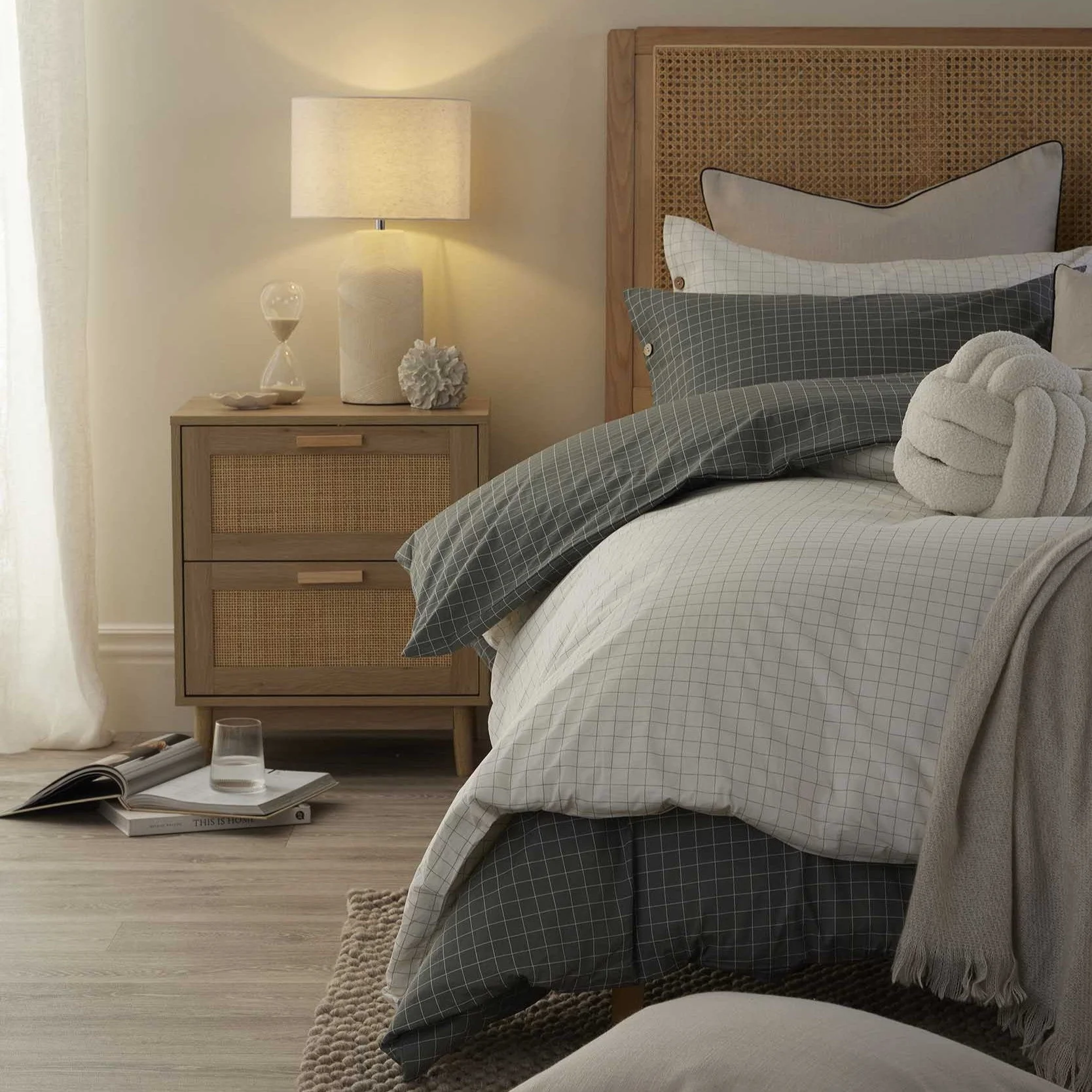 Thea Duvet Cover & Pillowcase Set - Off White/Black - Image 7