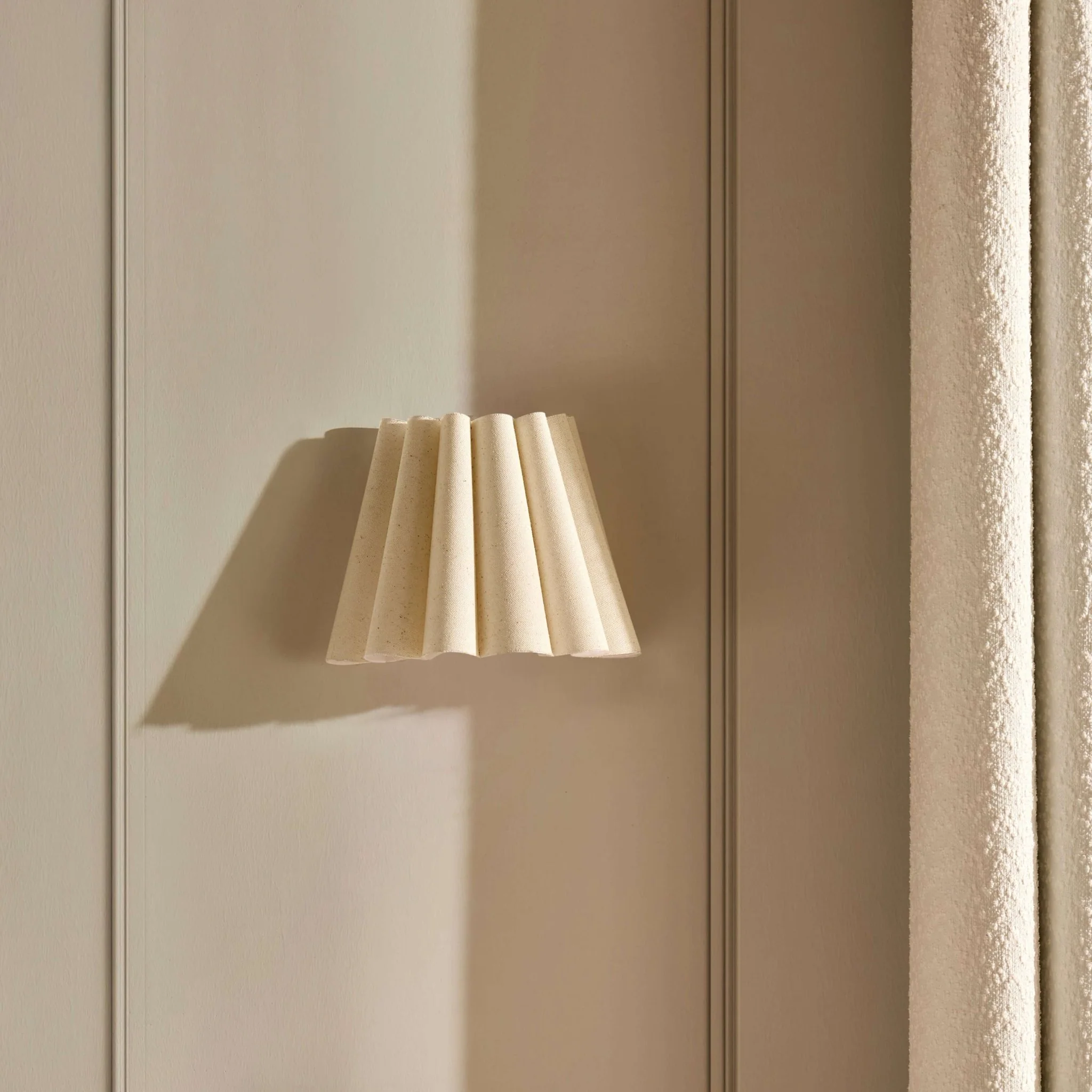 Trinity Rechargeable Pleated Wall Light - White