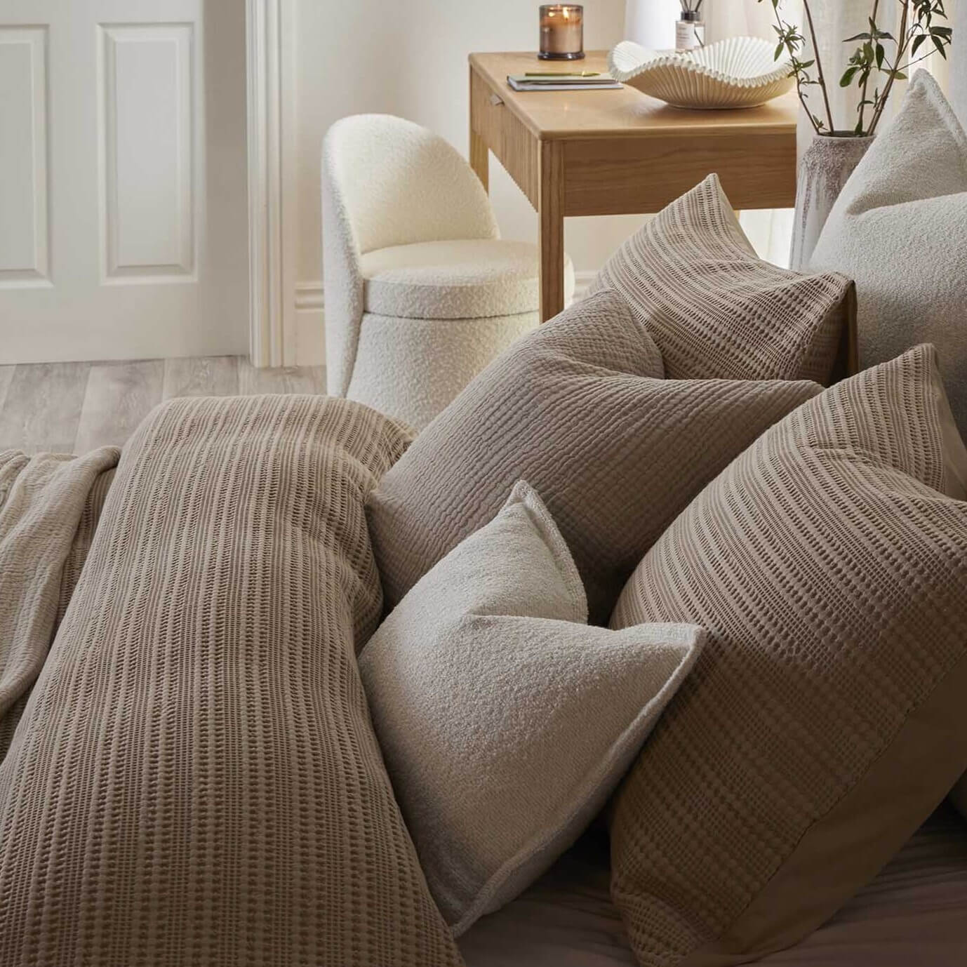 Vermont 180 Thread Count Waffle Duvet Cover & Pillowcase Set - Mocha - Image 7