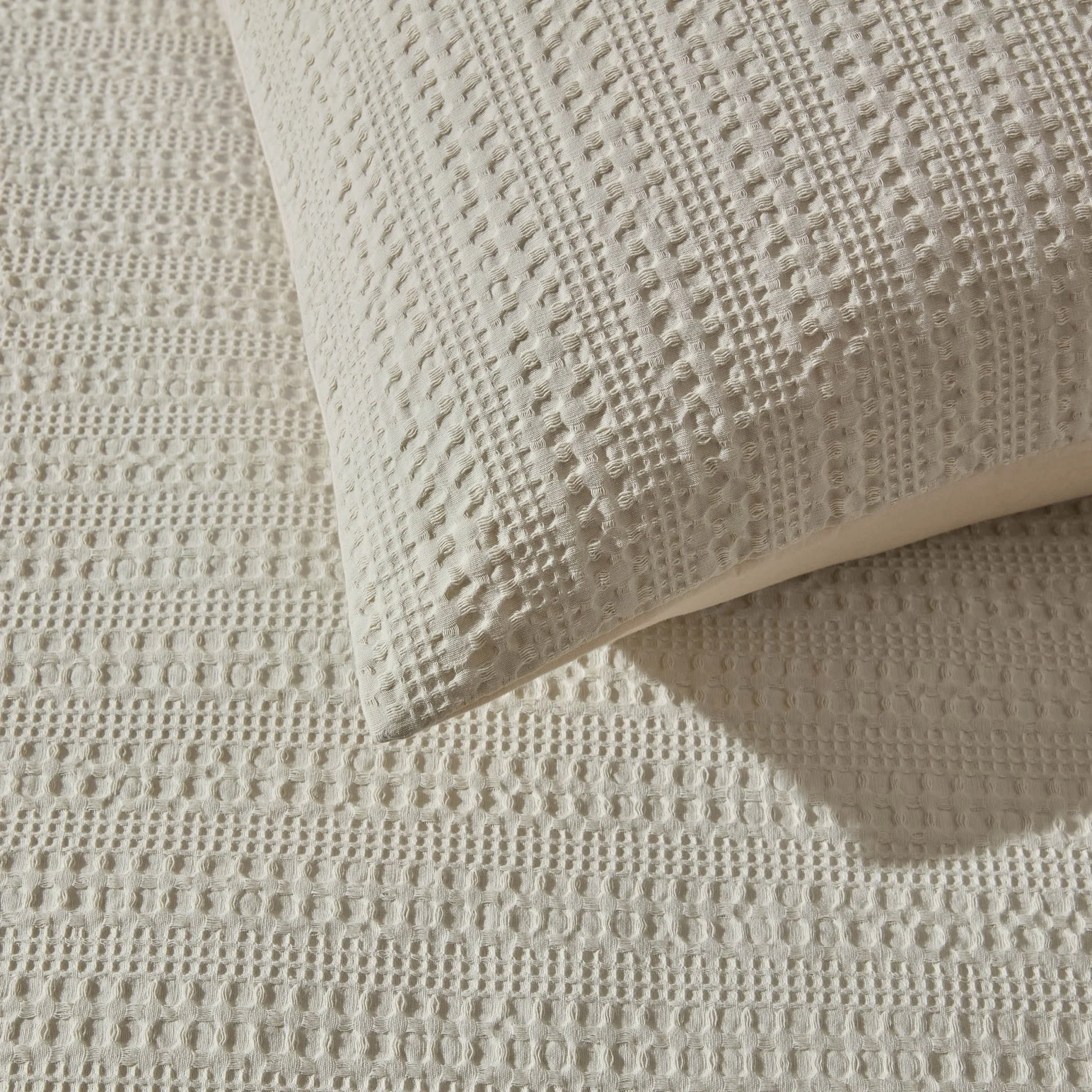 Vermont 180 Thread Count Waffle Duvet Cover & Pillowcase Set - Ecru - Image 4