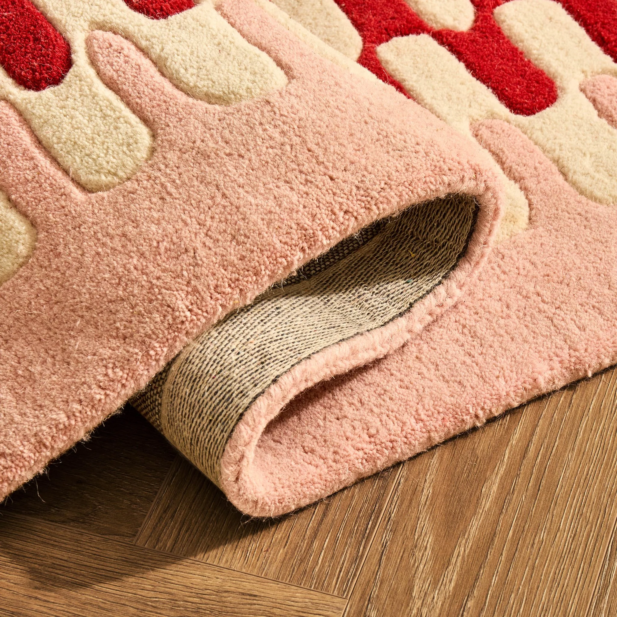 Waverly Hand Tufted Wavy Edge Rug - Natural/ Pink - Image 3