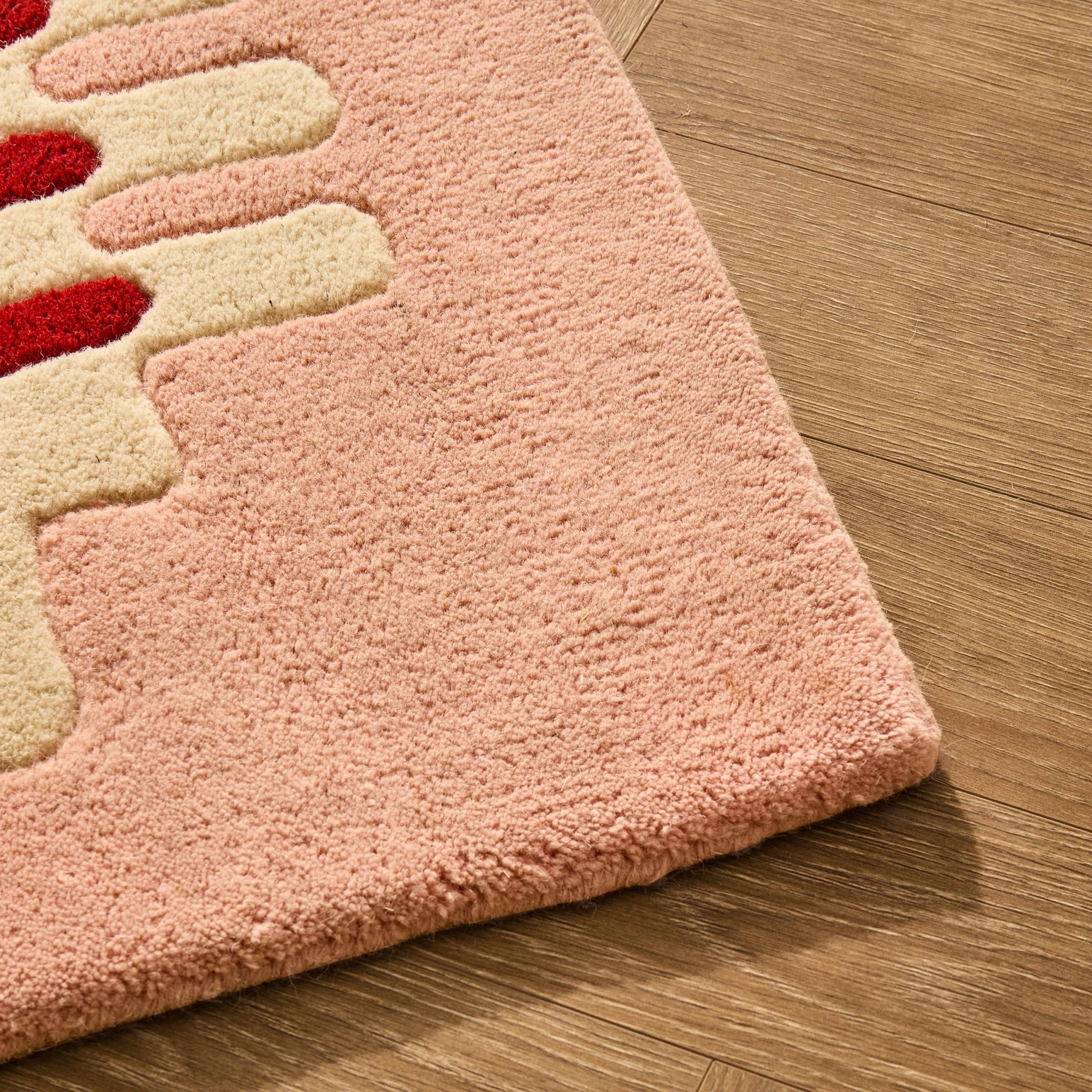 Waverly Hand Tufted Wavy Edge Rug - Natural/ Pink - Image 4