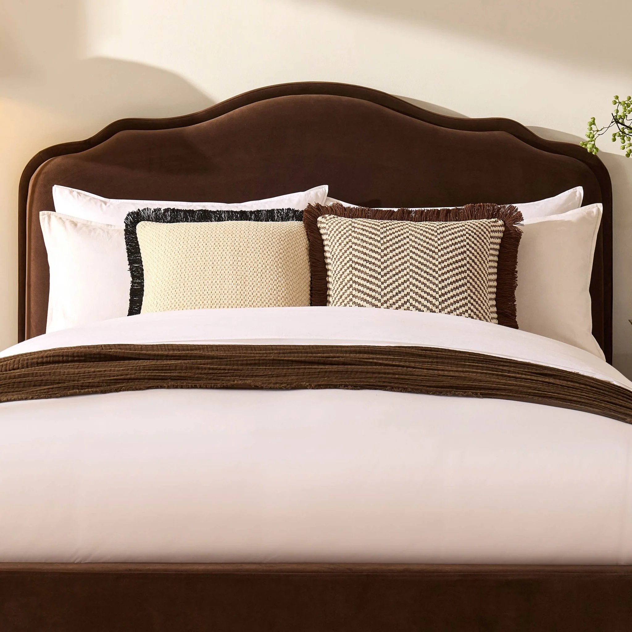 Wiltshire Bed Frame - Cappuccino - Image 4