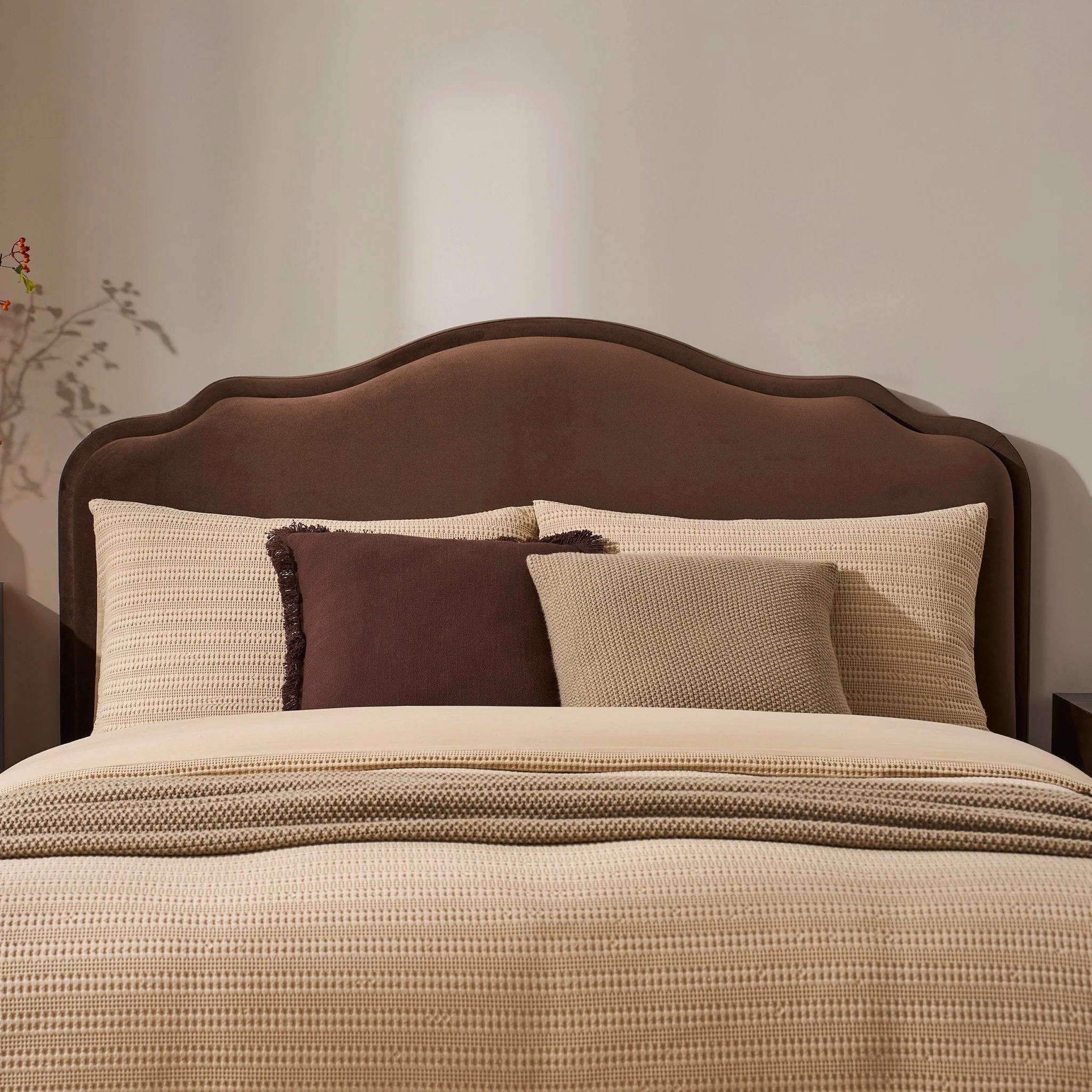 Wiltshire Ottoman Storage Bed - Cappuccino - Image 5