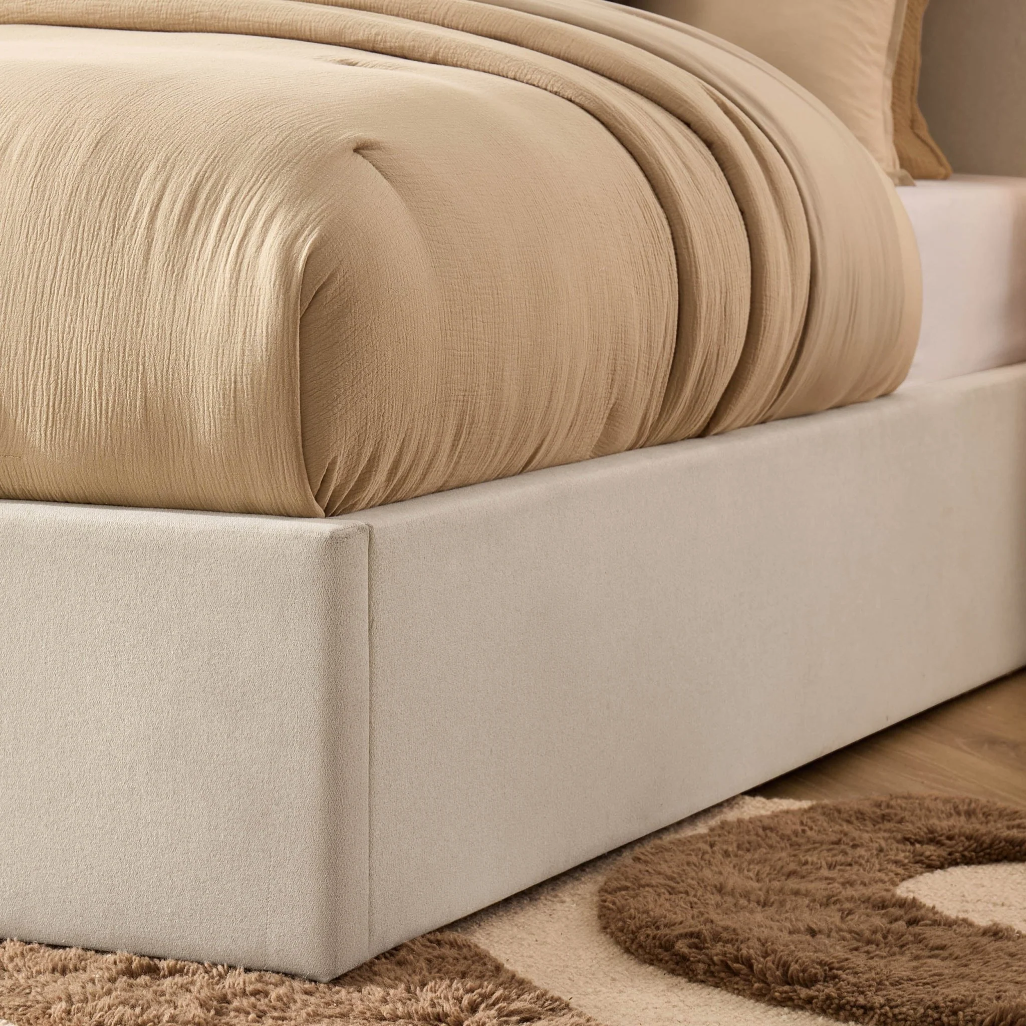 Wiltshire Ottoman Storage Bed - Cream Linen - Image 8