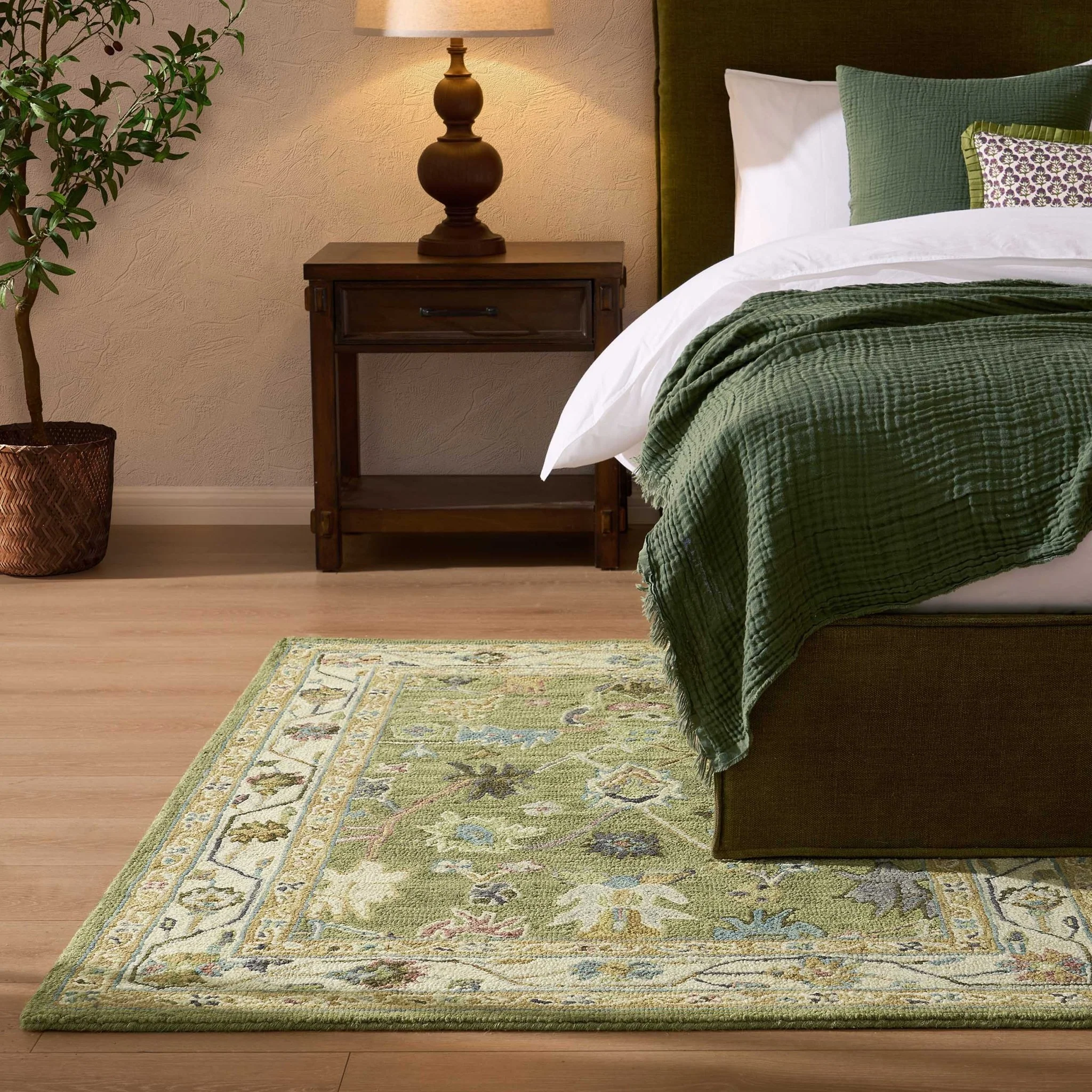 Wool Floral Pattern Rug - Green