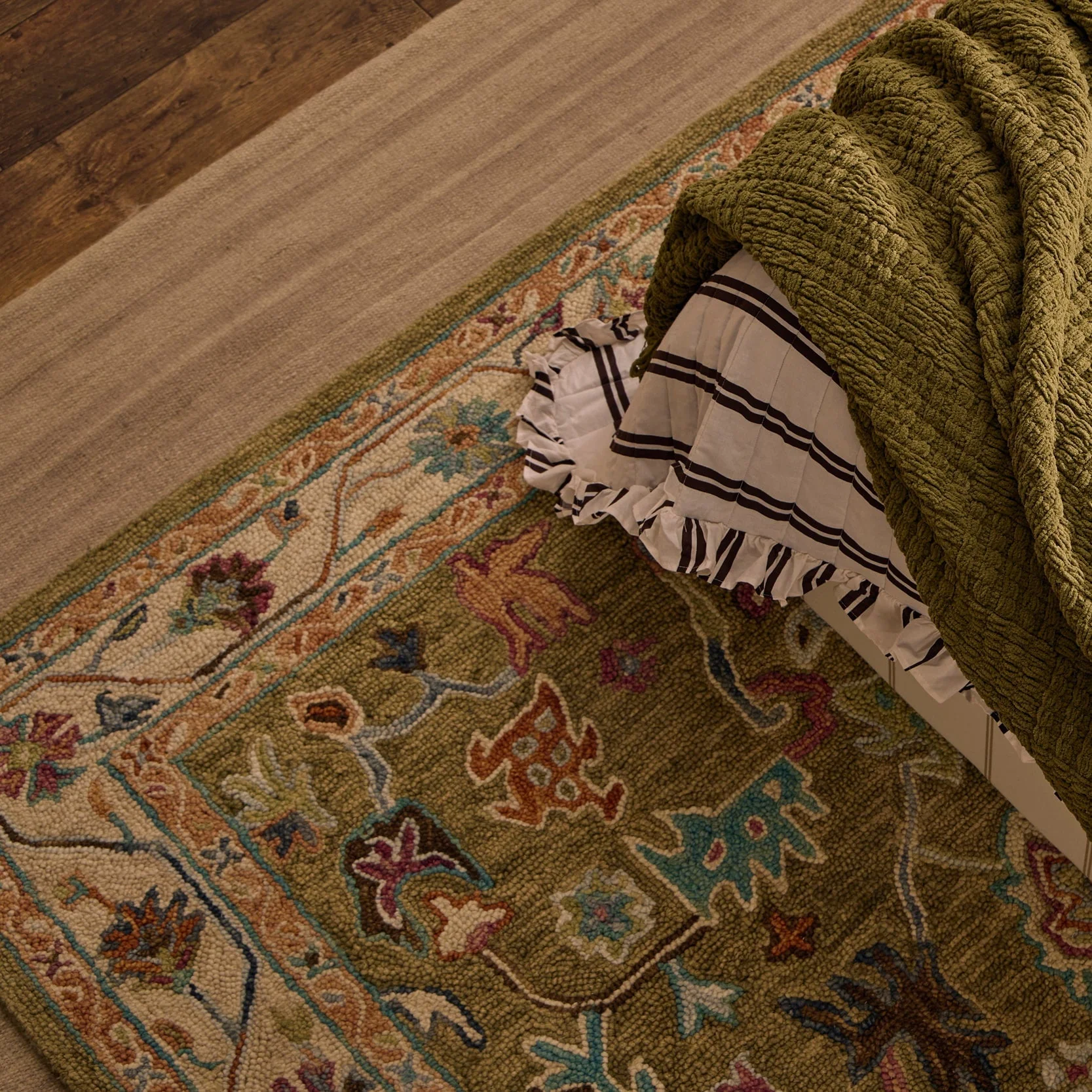 Wool Floral Pattern Rug - Green - Image 3