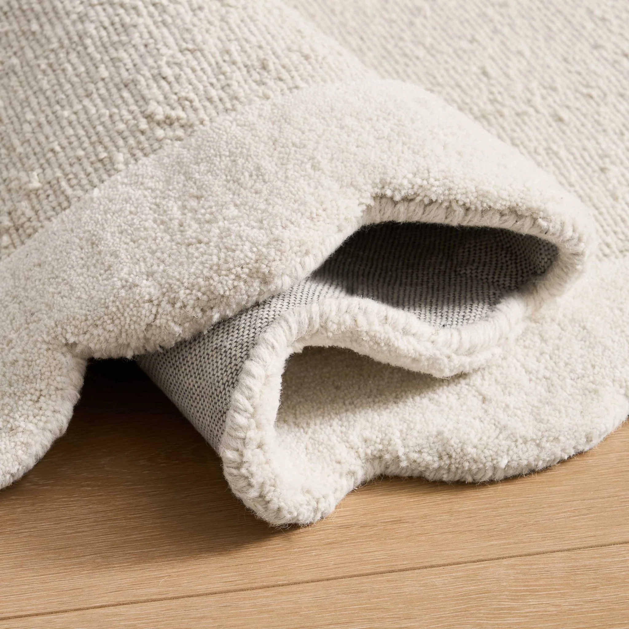 Wool Scallop Edge Rug - Off White - Image 3