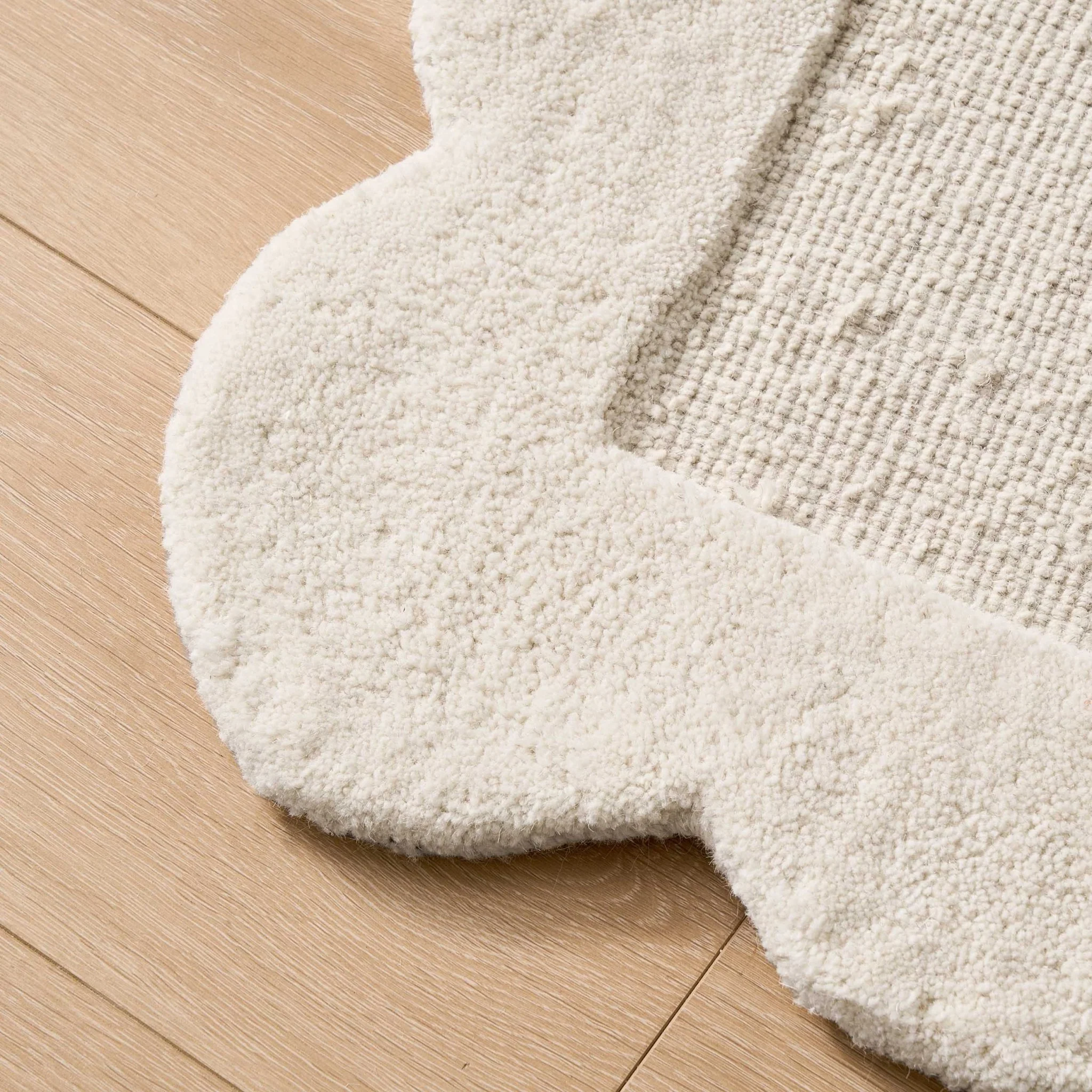 Wool Scallop Edge Rug - Off White - Image 4