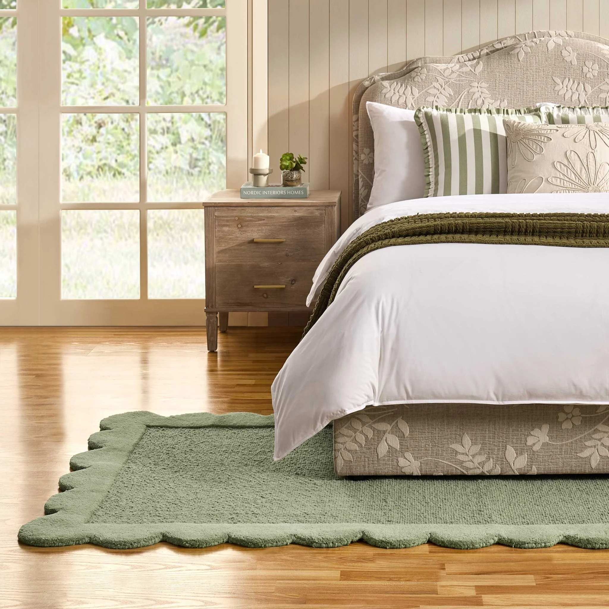 Wool Scallop Edge Rug - Sage